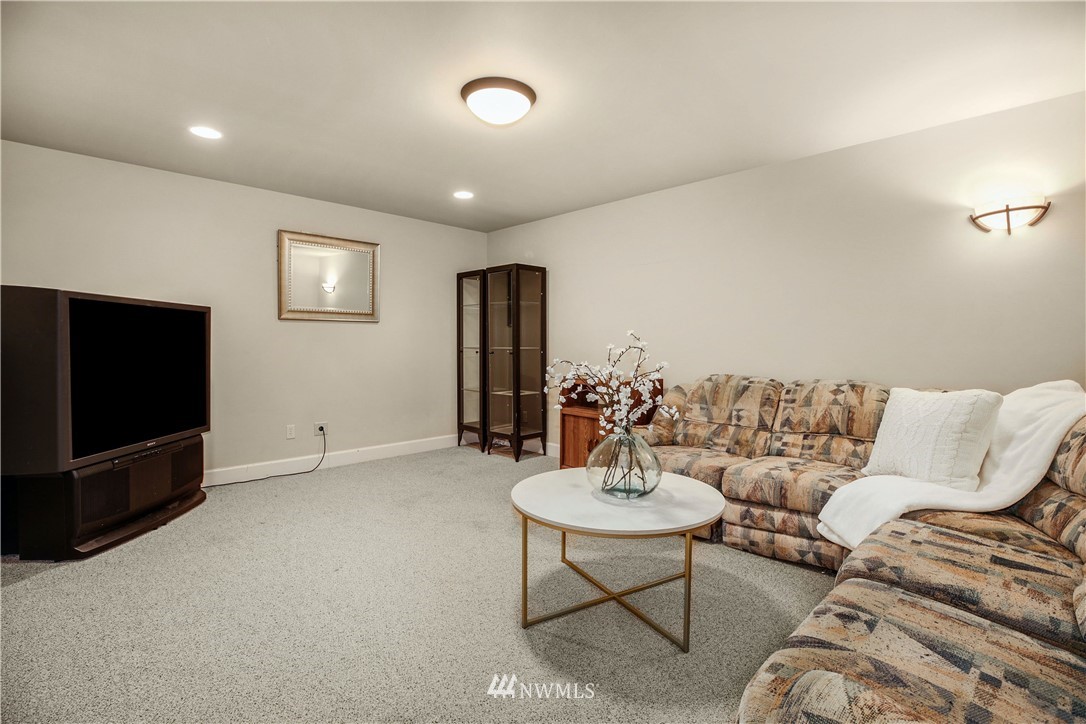 2409 Meadow Avenue North Renton, WA 98056 - Photo 33 of 40 Gallery Image 33