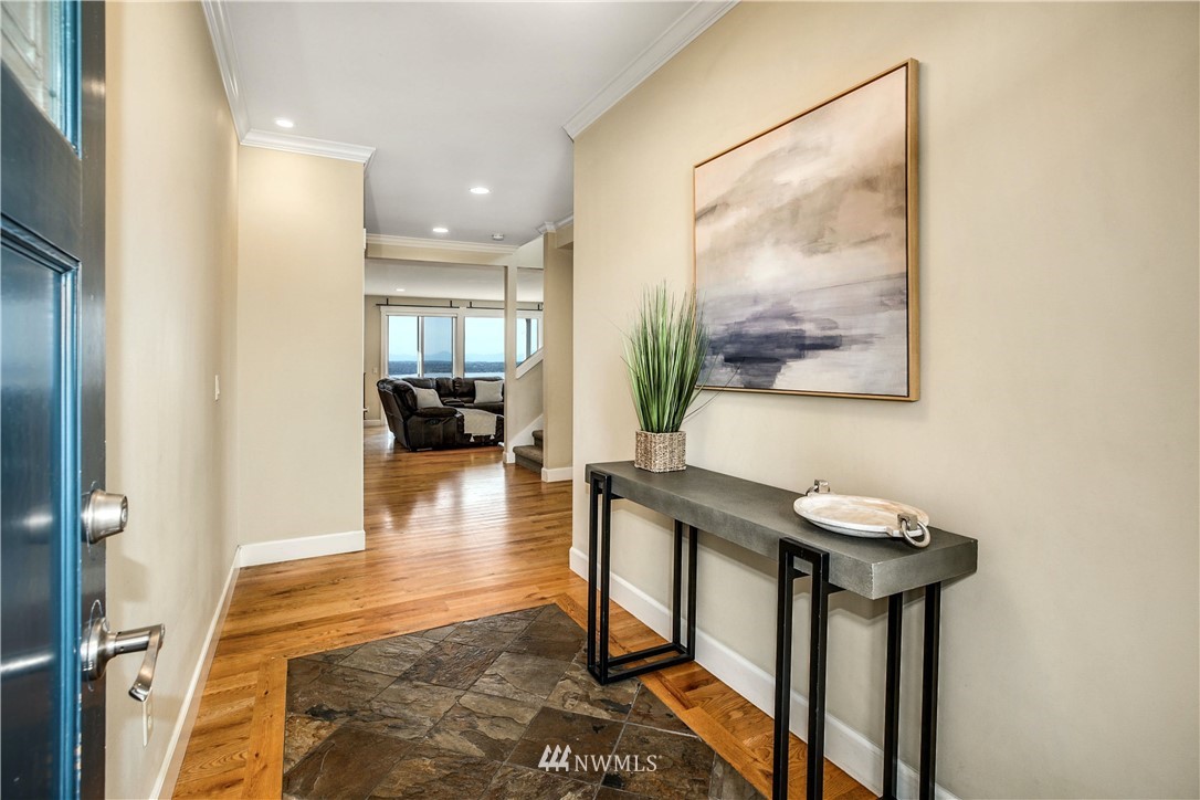 2409 Meadow Avenue North Renton, WA 98056 - Photo 5 of 40 Gallery Image 5