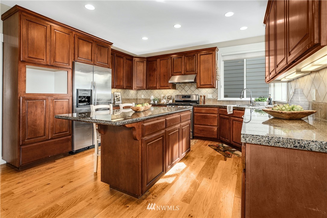 2409 Meadow Avenue North Renton, WA 98056 - Photo 10 of 40 Gallery Image 10