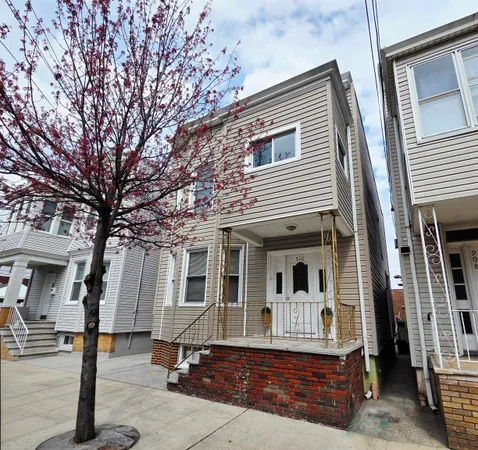 $2,700 | 910 20th Street, Unit 2, Union City, NJ 07087