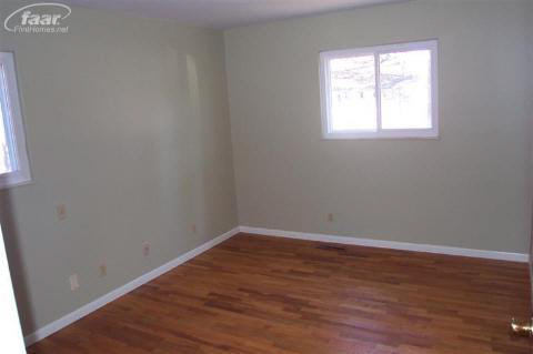6121 Deland Road Flushing, MI 48433 - Photo 9 of 11 20181594-8.JPG