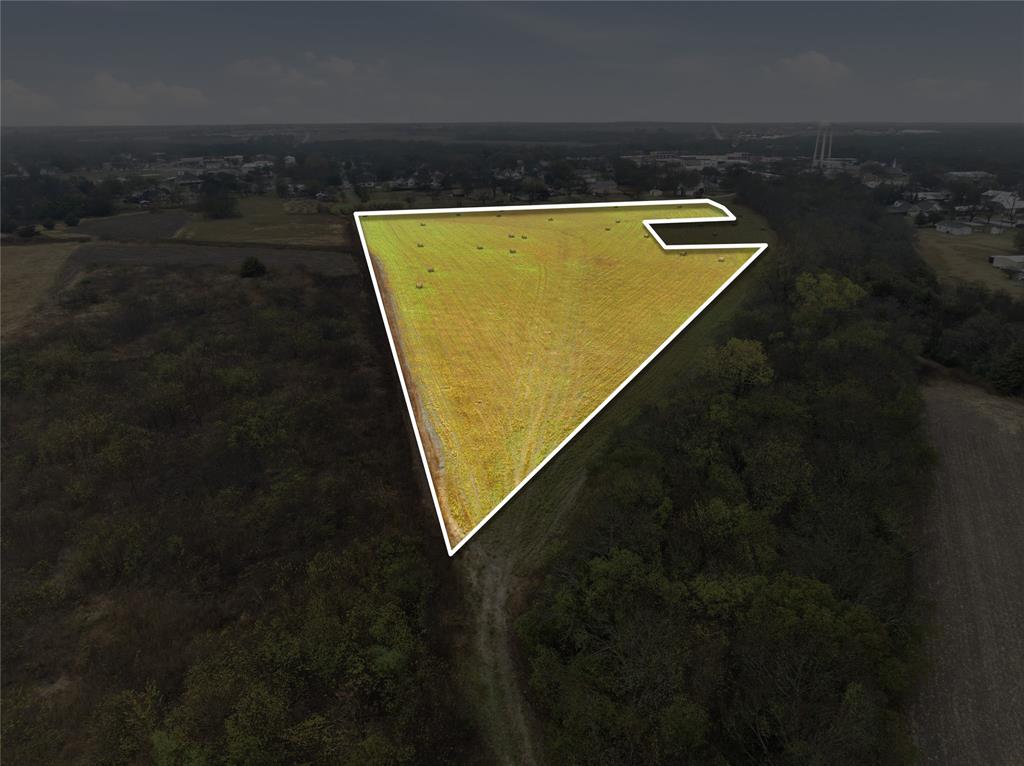 Tbd East Travis Street Italy, TX 76651 - Photo 9 of 9 a view of a jacuzzi