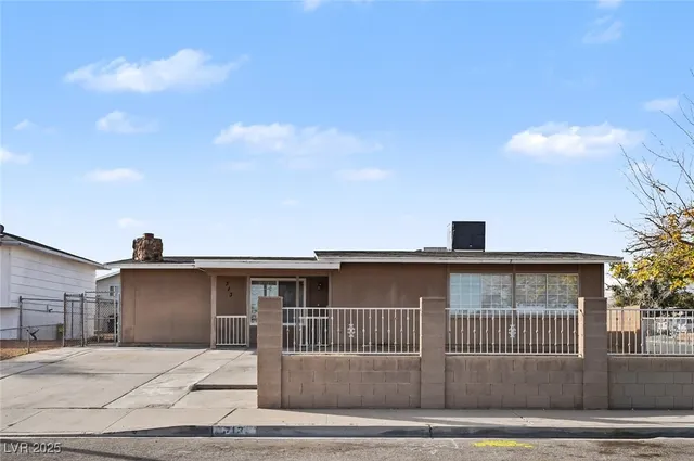 $1,940 | 313 Fox Circle, Las Vegas, NV 89107