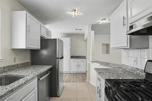 $1,940 | 313 Fox Circle, Las Vegas, NV 89107