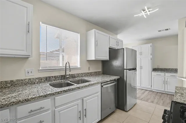 $1,940 | 313 Fox Circle, Las Vegas, NV 89107