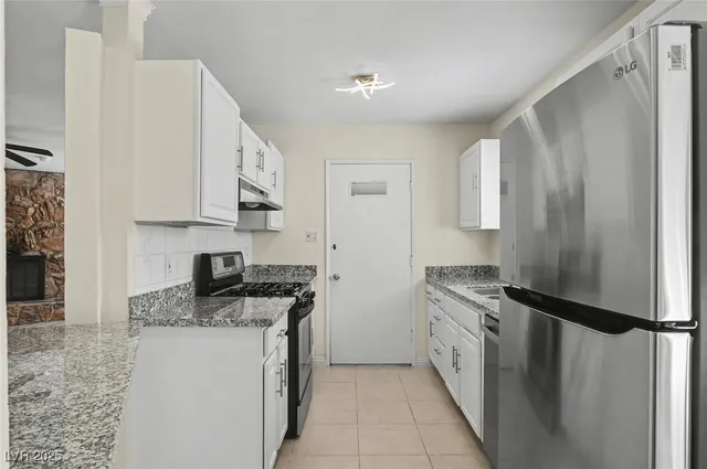 $1,940 | 313 Fox Circle, Las Vegas, NV 89107