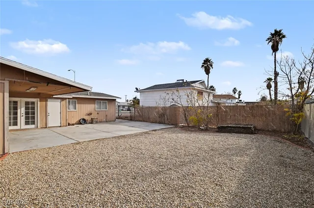 $1,940 | 313 Fox Circle, Las Vegas, NV 89107