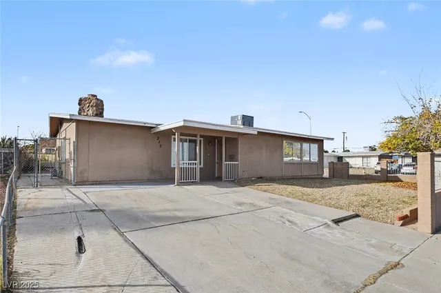 $1,940 | 313 Fox Circle, Las Vegas, NV 89107