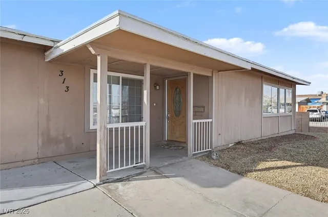 $1,940 | 313 Fox Circle, Las Vegas, NV 89107