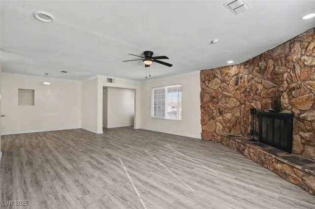 $1,940 | 313 Fox Circle, Las Vegas, NV 89107