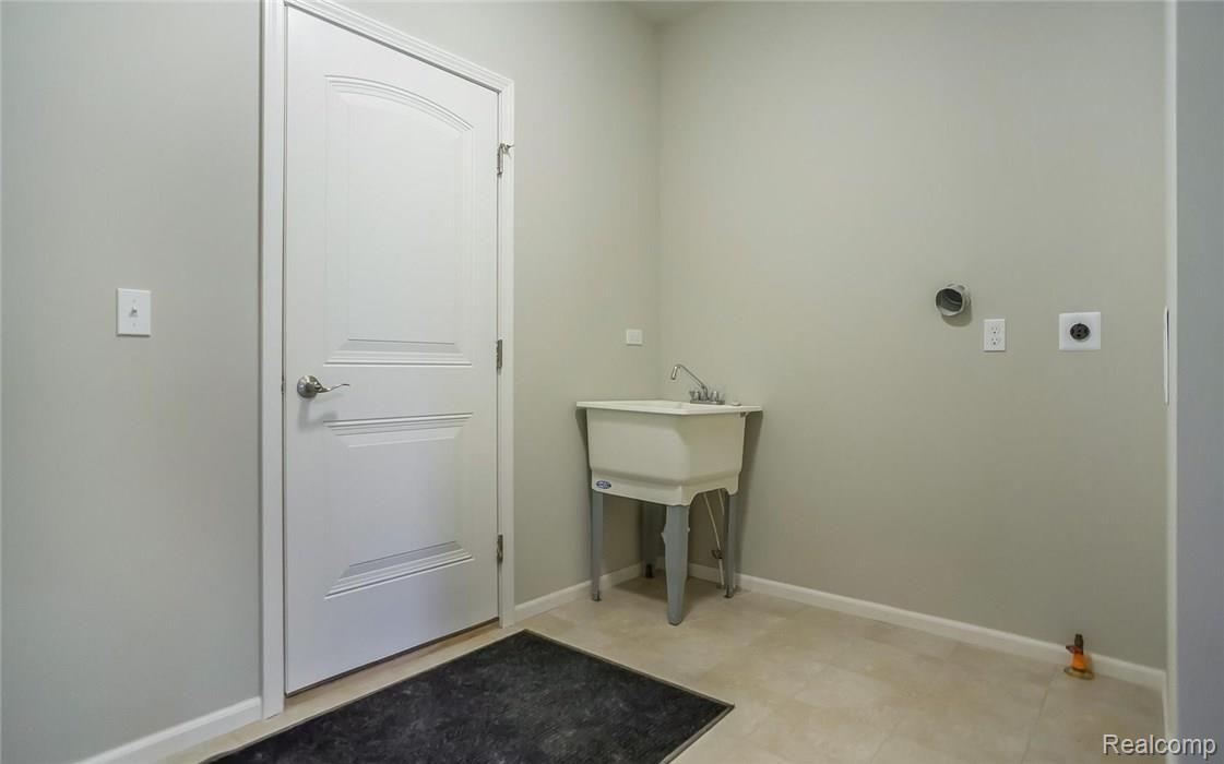 5480 Woodfall Road Clarkston, MI 48348 - Photo 20 of 23 20.jpg