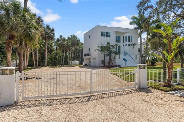 $1,325,000 | 375 Wellington Avenue, Oldsmar, FL 34677
