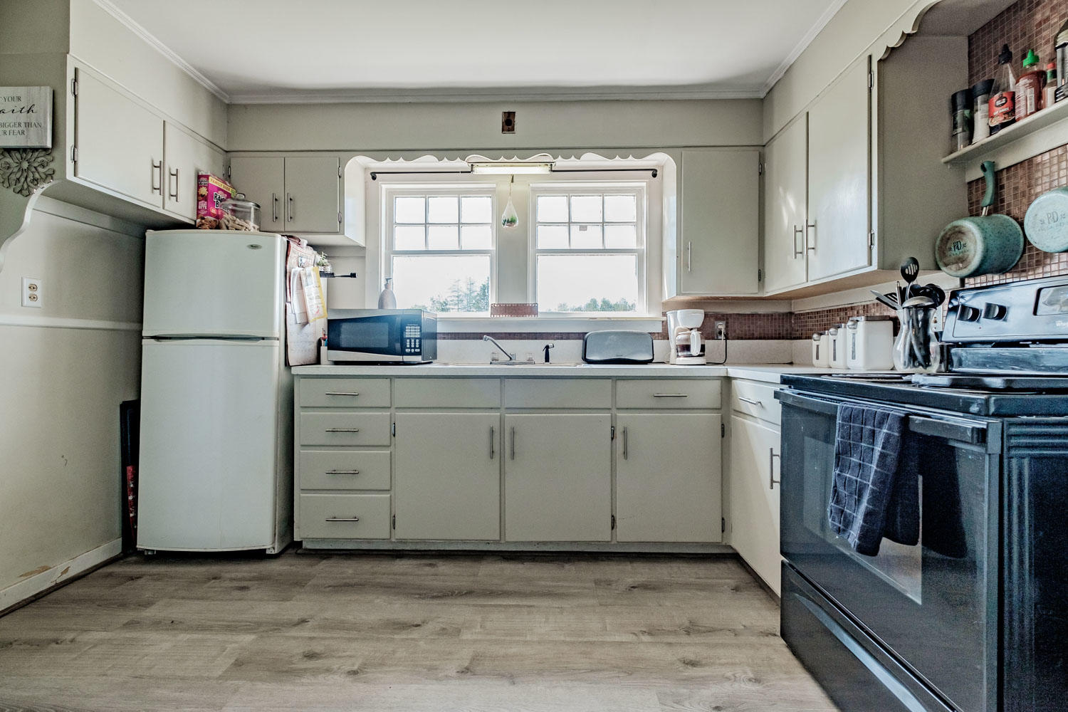 662 St George Road South Thomaston, ME 04858 - Photo 5 of 34 kitchen