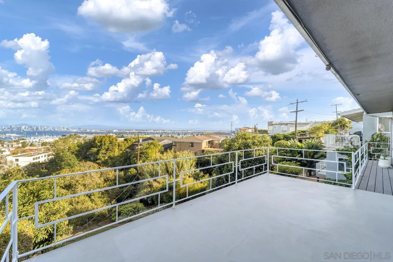 1141 Akron Street San Diego, CA 92106 - Photo 16 of 44 a view of a basket ball court