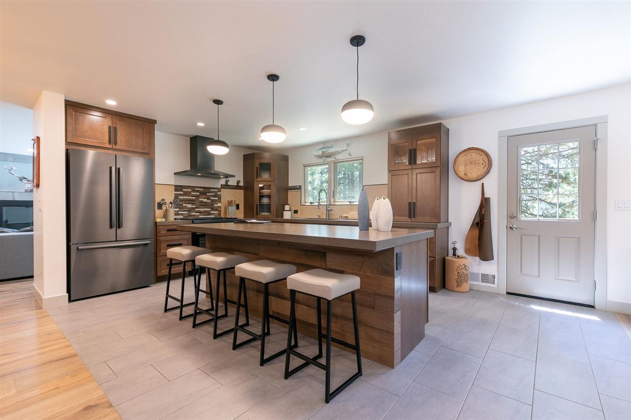 11623 Rocky Lane Truckee, CA 96161 - Photo 3 of 21