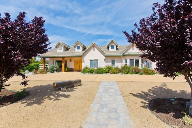 29255 The Yellow Brick Road Valley Center, CA 92082 - Photo 1 of 25 Gallery Image 1