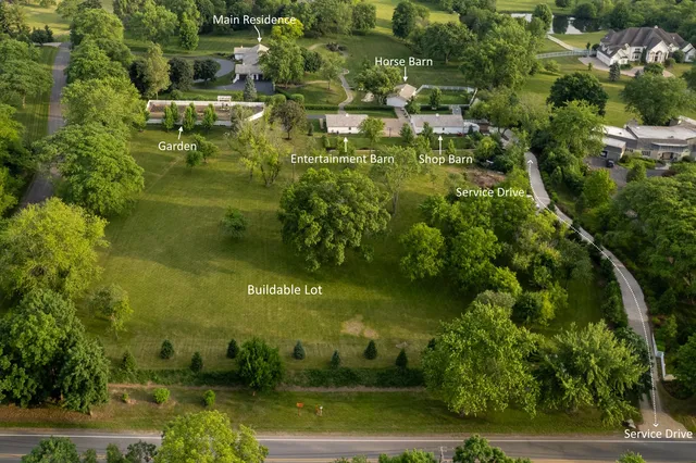 $939,000 | 404 Caesar Drive, Unit 2, Barrington, IL 60010