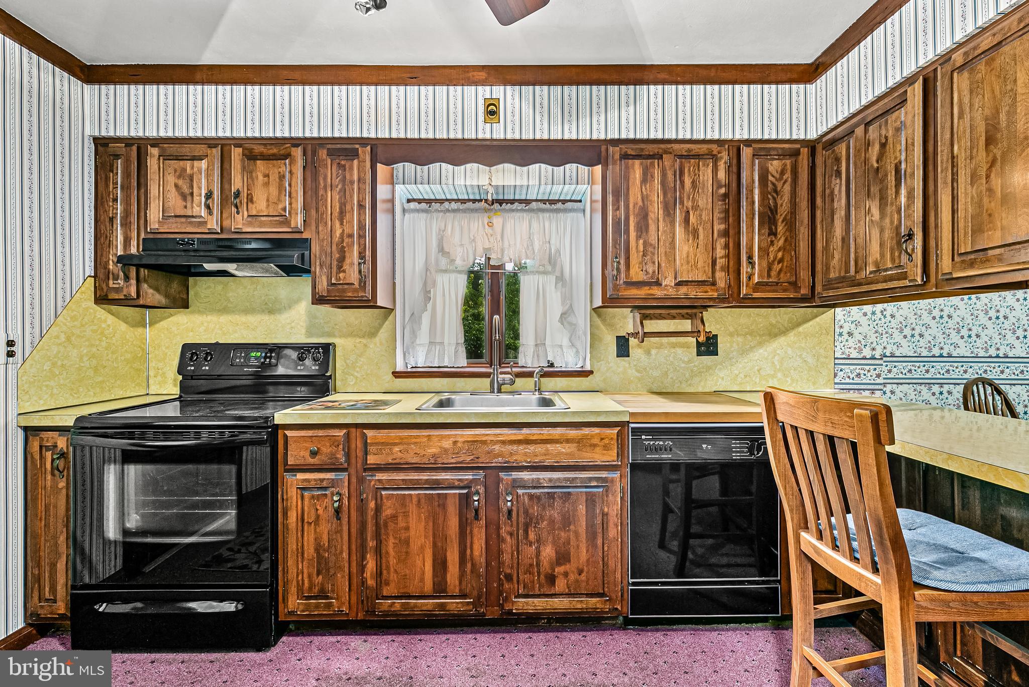 111 Lumberton Road Hainesport, NJ 08036 - Photo 15 of 38 Solid Wood Cabinets
