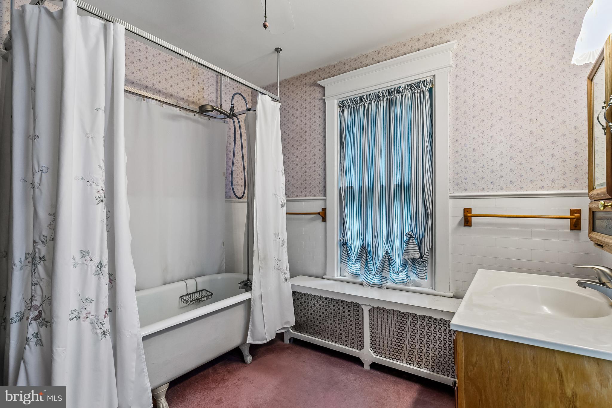 111 Lumberton Road Hainesport, NJ 08036 - Photo 23 of 38 Clawfoot Tub!