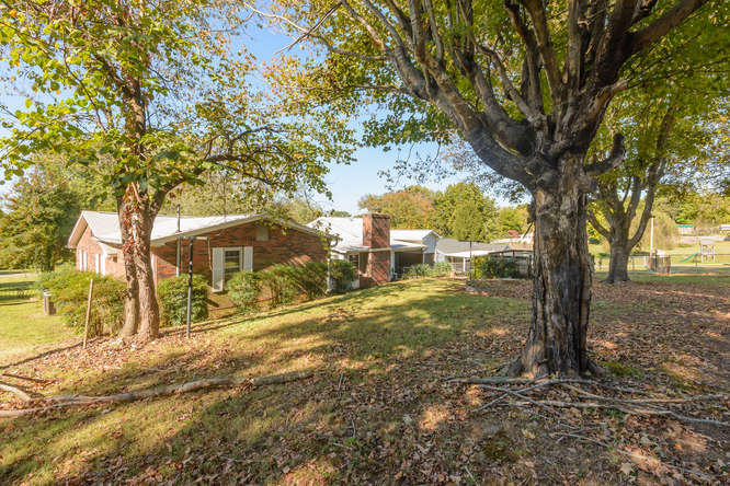 8004 Harmon Road Powell, TN 37849 - Photo 24 of 32 8004 Harmon Rd Powell TN 37849-small-024