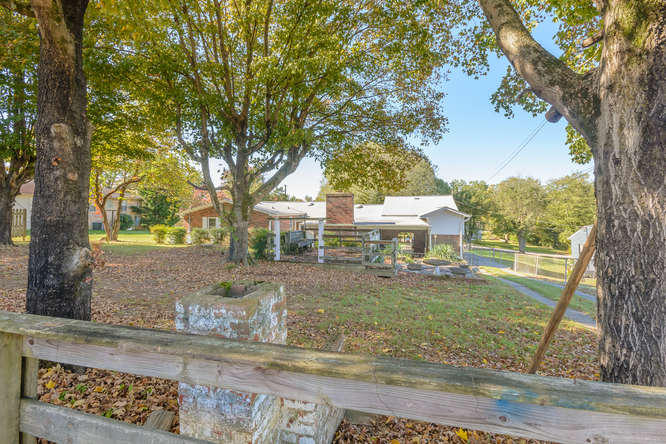 8004 Harmon Road Powell, TN 37849 - Photo 25 of 32 8004 Harmon Rd Powell TN 37849-small-025