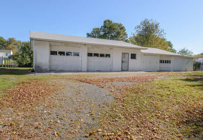 8004 Harmon Road Powell, TN 37849 - Photo 31 of 32 8004 Harmon Rd Powell TN 37849-small-031