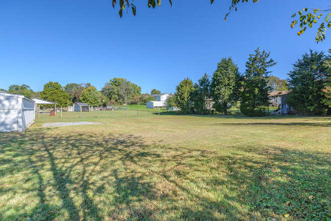 8004 Harmon Road Powell, TN 37849 - Photo 32 of 32 8004 Harmon Rd Powell TN 37849-small-032