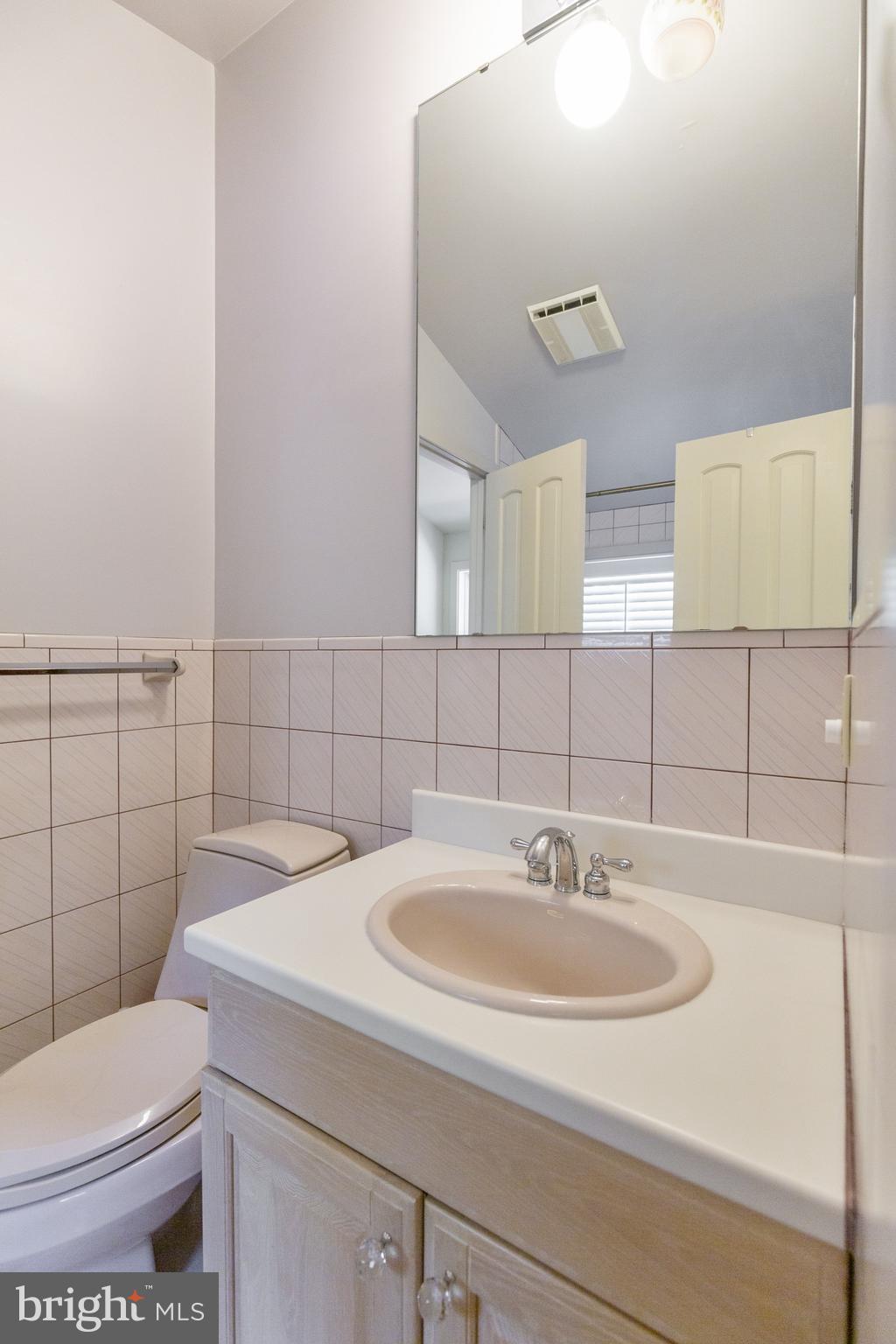 1285 Hollidge Road Lusby, MD 20657 - Photo 39 of 64 Full bath 3 - upper level