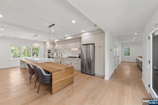 $1,650,000 | 10 Sunset Road, Demarest, NJ 07627