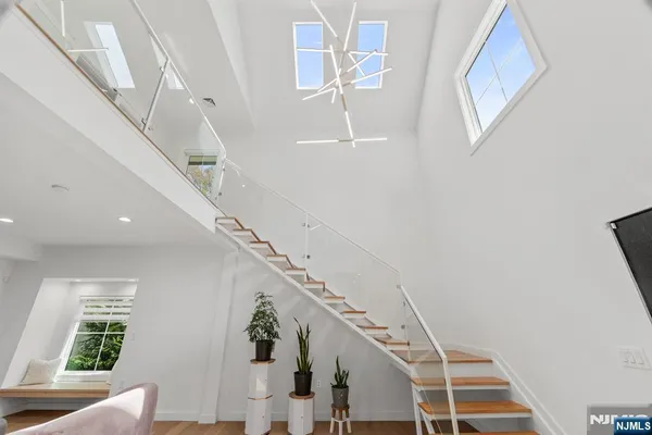 $1,650,000 | 10 Sunset Road, Demarest, NJ 07627