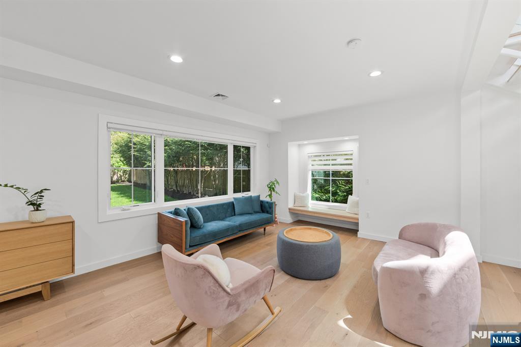 10 Sunset Road Demarest, NJ 07627 - Photo 8 of 22