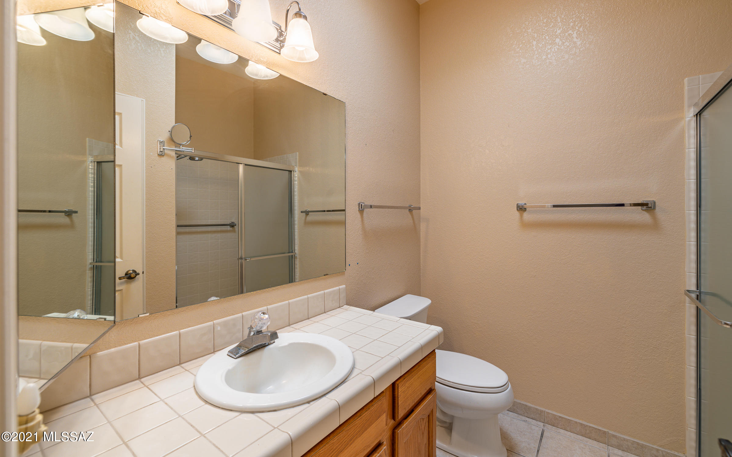 1750 West Camino Urbano Green Valley, AZ 85622 - Photo 23 of 34