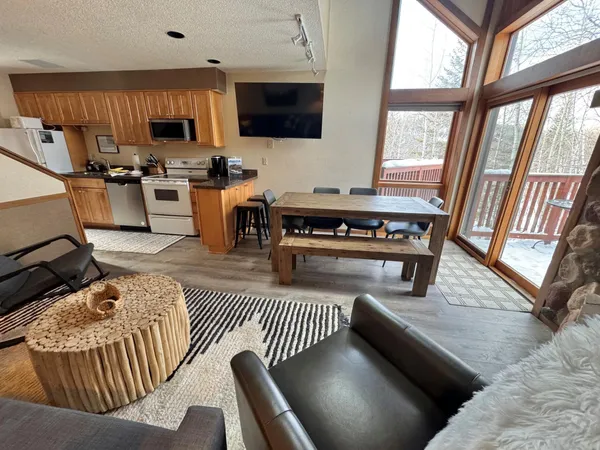 $425,000 | 511 Moose Mountain Drive, Lutsen, MN 55612