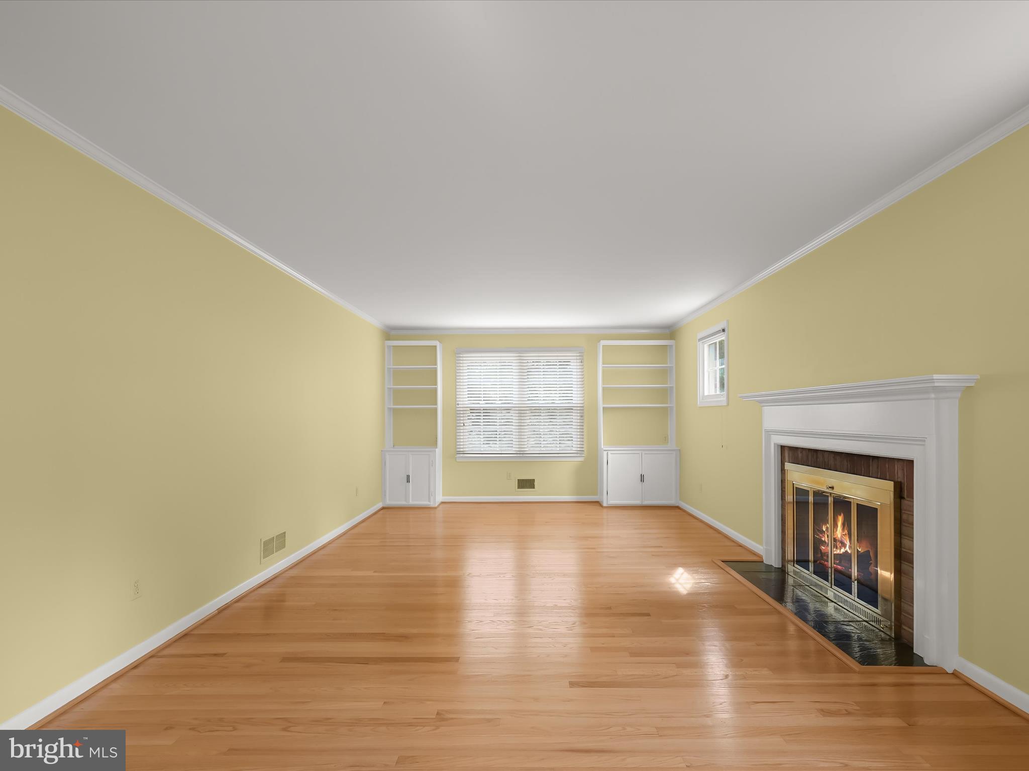 109 Hillside Road Baltimore, MD 21228 - Photo 11 of 78 Living Room - Fireplace - Hardwood Floors