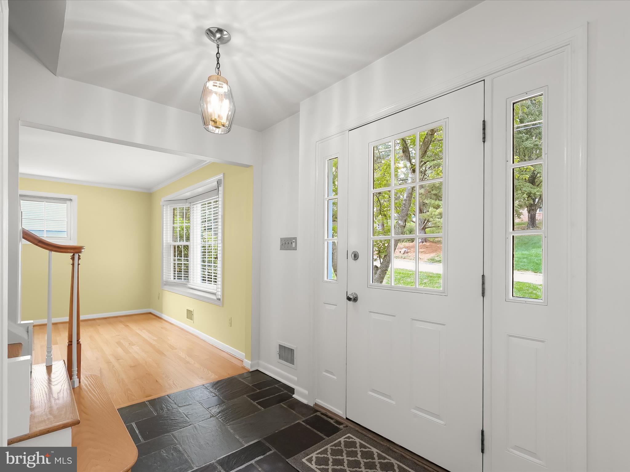 109 Hillside Road Baltimore, MD 21228 - Photo 9 of 78 Entry