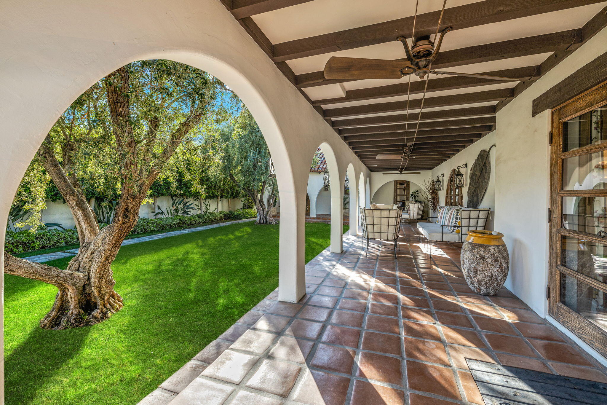 535 North Belardo Road Palm Springs, CA 92262 - Photo 18 of 45 a view of a porch with a fountain