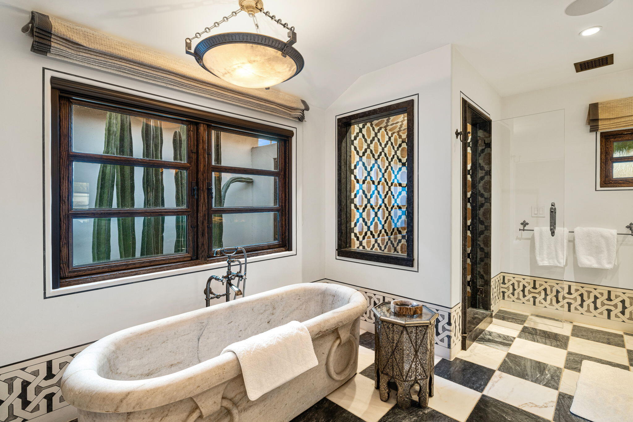 535 North Belardo Road Palm Springs, CA 92262 - Photo 42 of 45 a bathroom with a sink and a bathtub