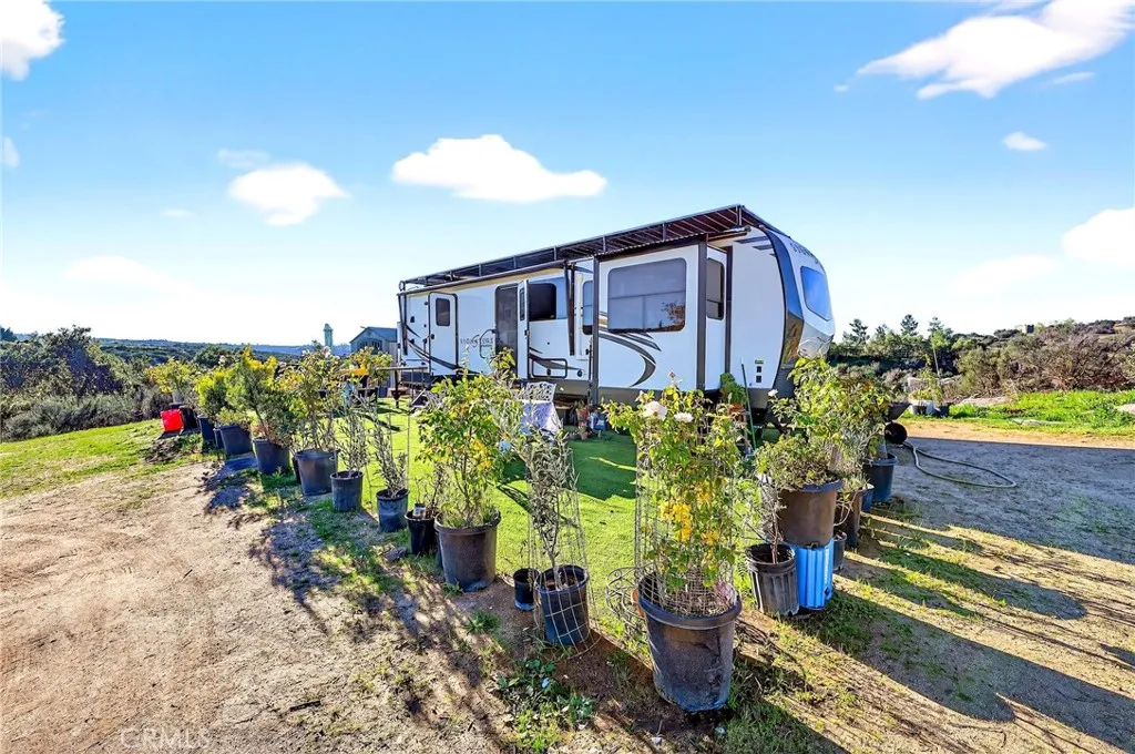 38950 Hoss Temecula, CA 92592 - Photo 16 of 40