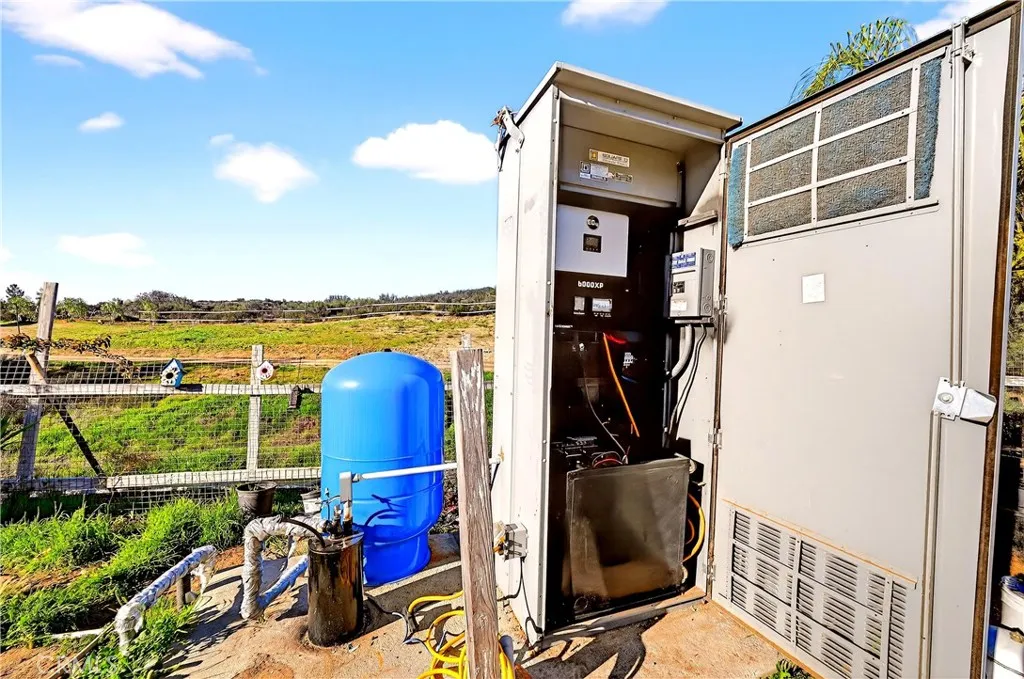 38950 Hoss Temecula, CA 92592 - Photo 20 of 40