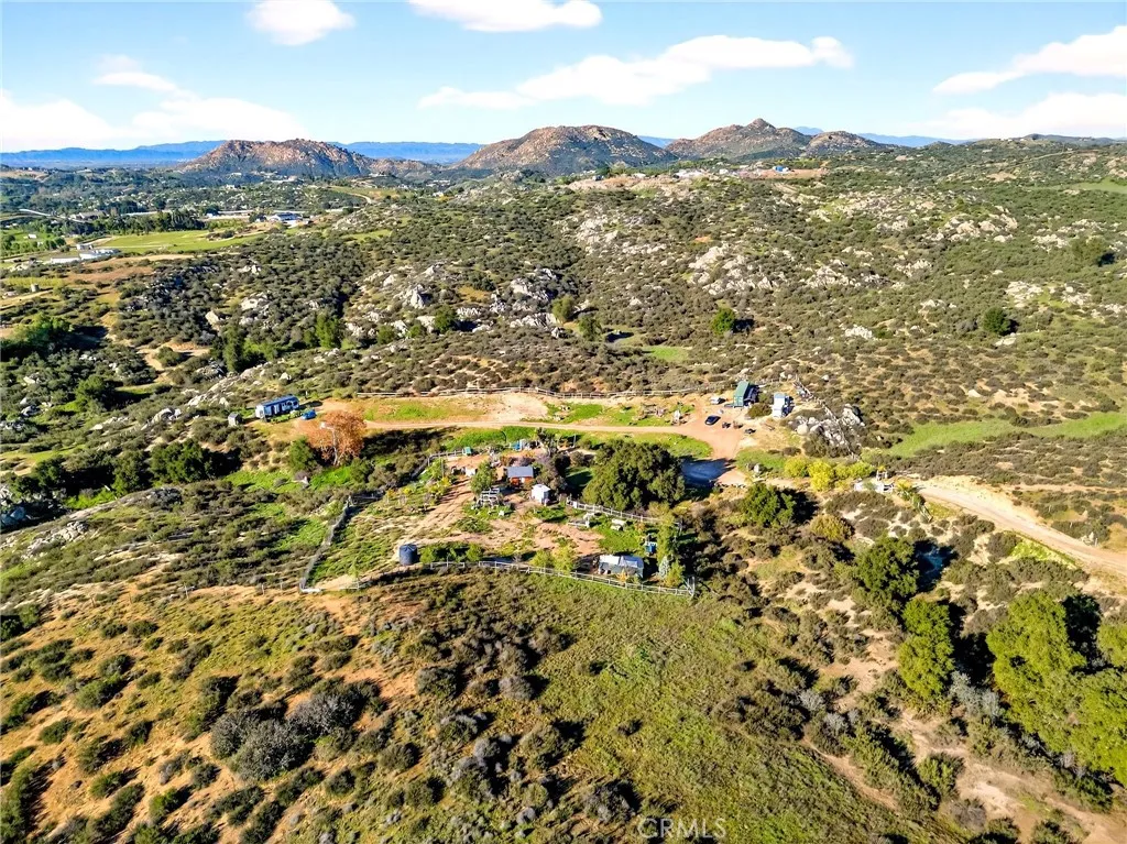 38950 Hoss Temecula, CA 92592 - Photo 36 of 40