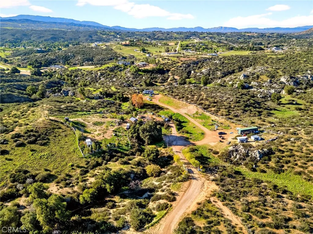 38950 Hoss Temecula, CA 92592 - Photo 37 of 40