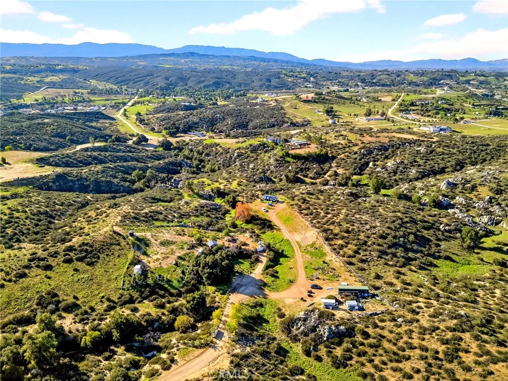 38950 Hoss Temecula, CA 92592 - Photo 38 of 40