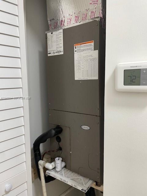 219 Southwest 9th Avenue, Unit 2 Miami, FL 33130 - Photo 23 of 28 a bathroom with a toilet and a shower