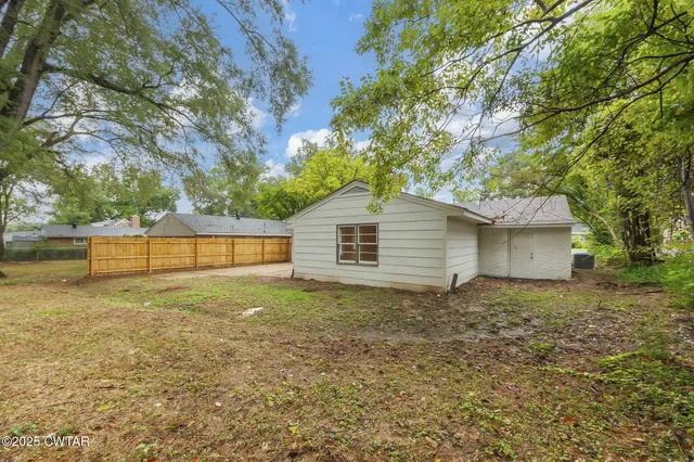 $239,000 | 568 Westmoreland Place, Jackson, TN 38301