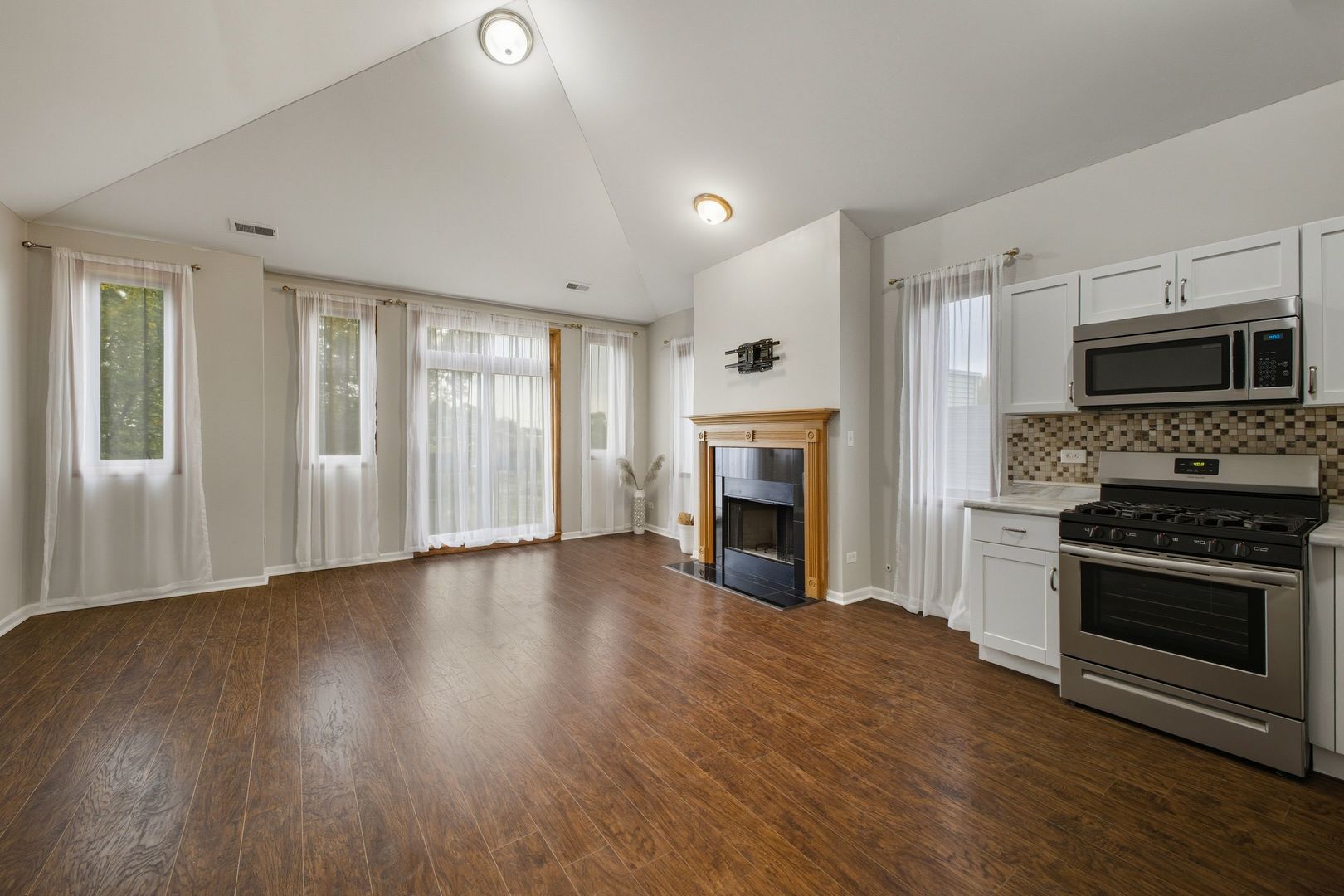 2955 West Wilcox Street, Unit 3 Chicago, IL 60612 - Photo 4 of 29