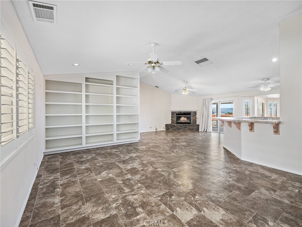 16992 Joshua Road Apple Valley, CA 92307 - Photo 3 of 57