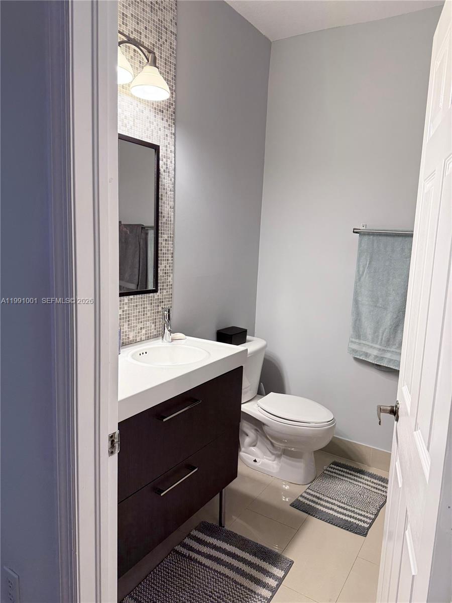 7809 Northwest 114th Path Doral, FL 33178 - Photo 12 of 23