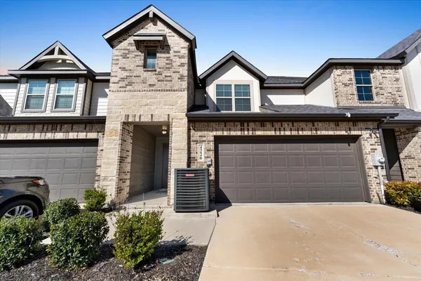 $2,600 | 4226 Swinley Forest Drive, Arlington, TX 76017