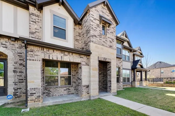 $2,600 | 4226 Swinley Forest Drive, Arlington, TX 76017