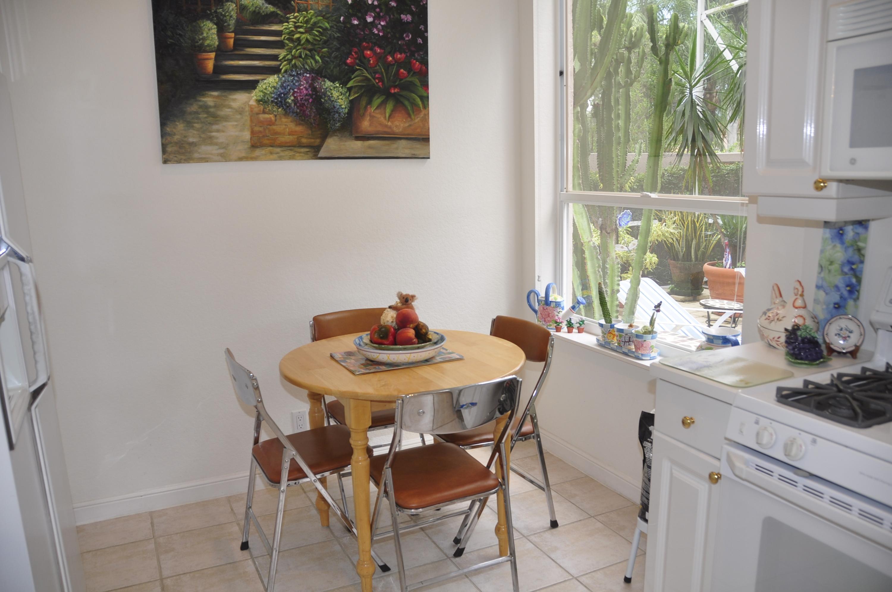 6484 Northwest 42nd Way Boca Raton, FL 33496 - Photo 4 of 12 breakfast area